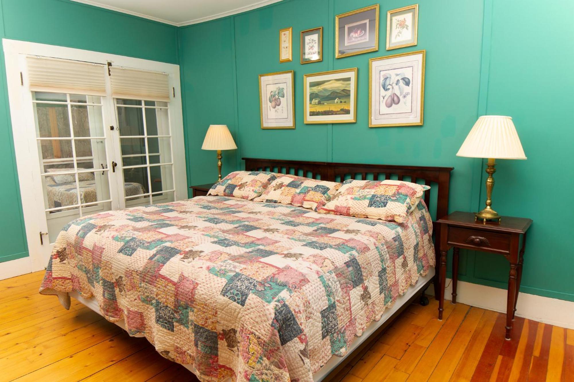 Trails End Bed & Breakfast 2*